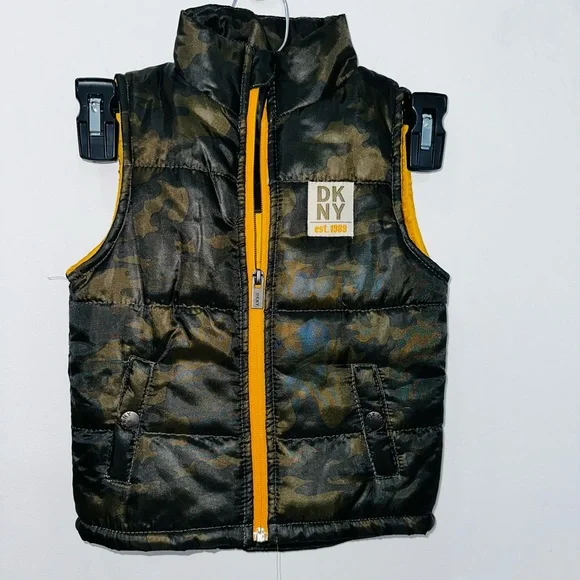 DKNY Camouflage Vest with Vibrant Yellow Lining - Picture 6 of 7